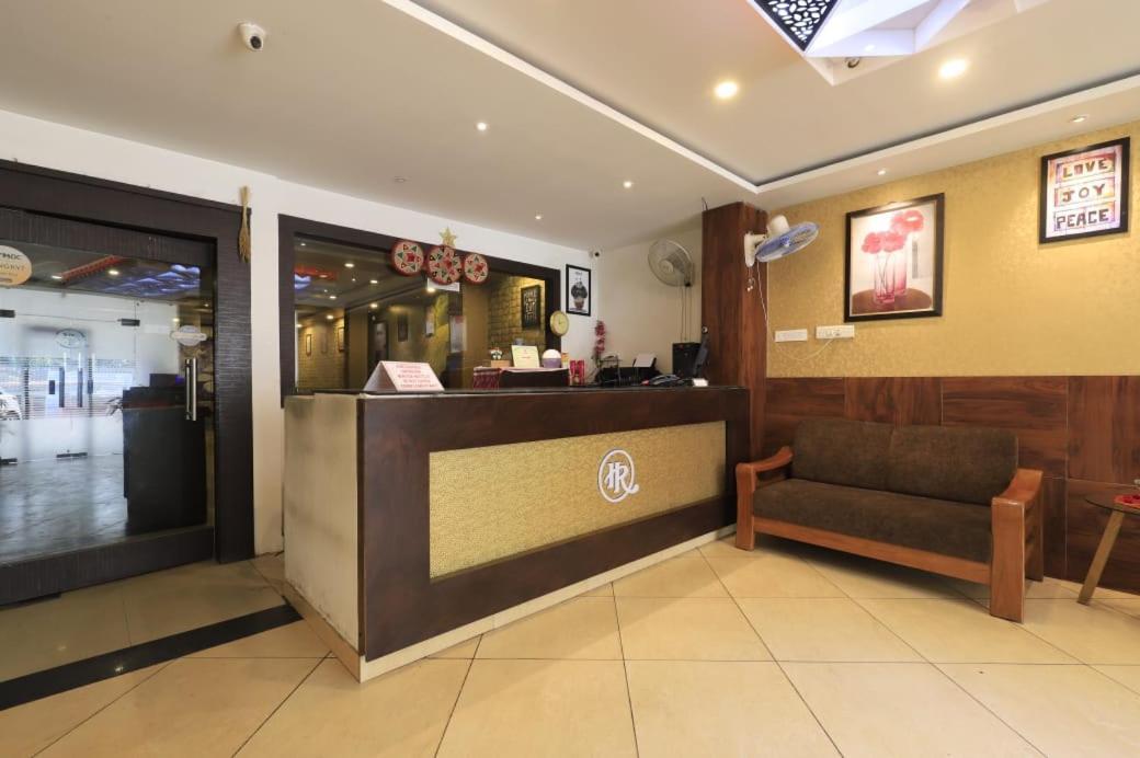 Hotel Rashmi Гувахати Екстериор снимка